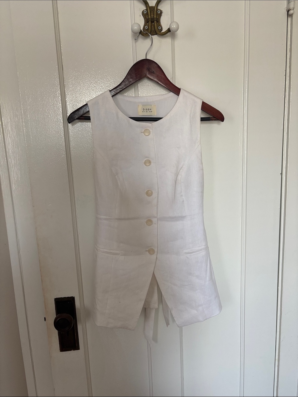 DISSH Australia White linen vest sz U.S. 4